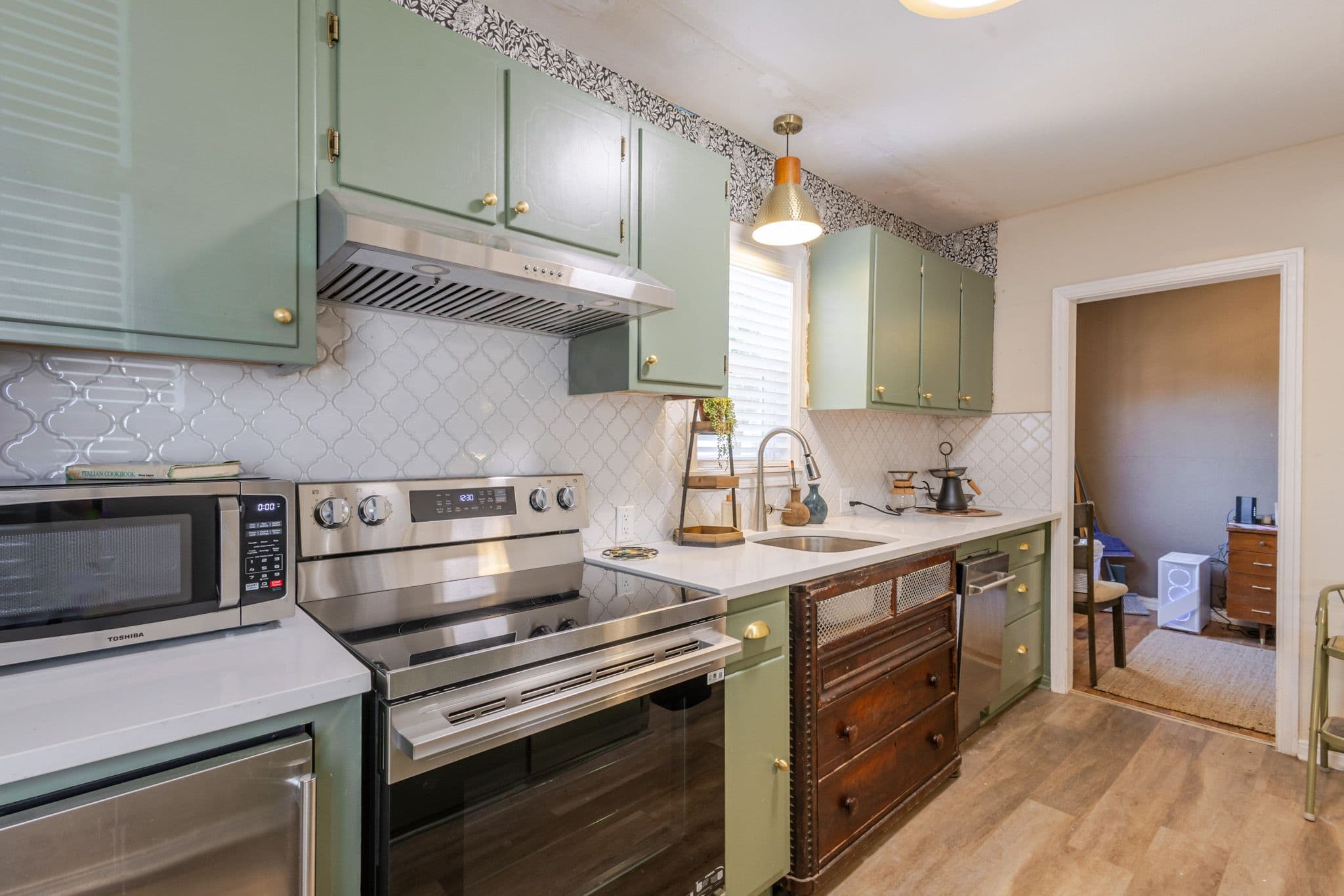 Interior corner shot of kitchen. Airbnb located in Clovis New Mexico