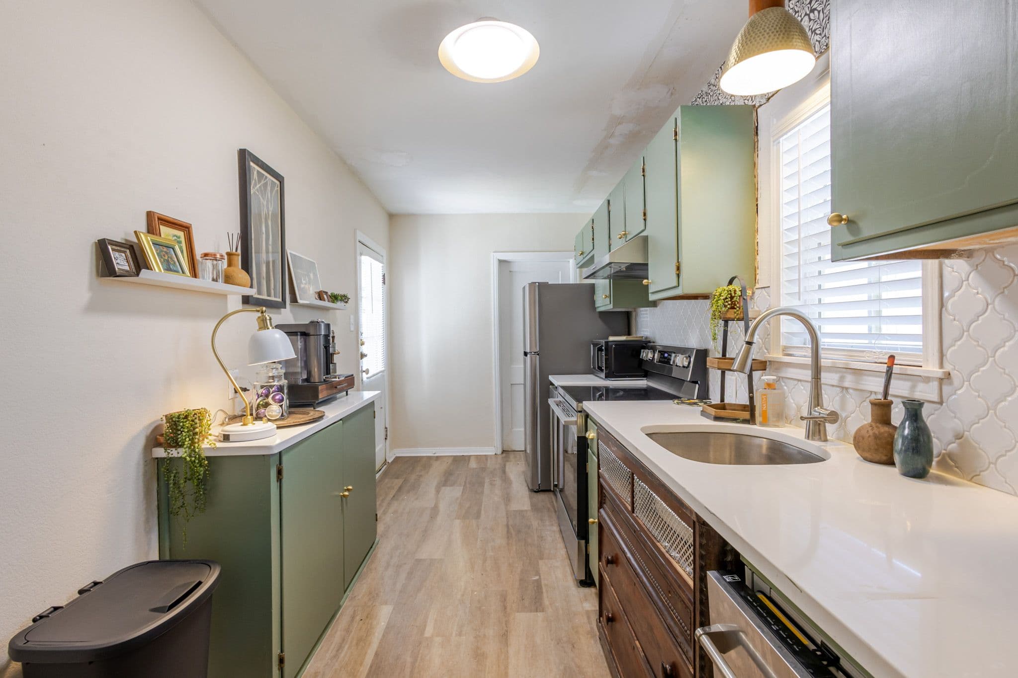 Interior shot center in middle of kitchen
